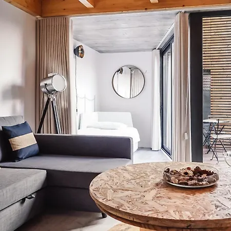 Apartment 7 Gaia Roaster *