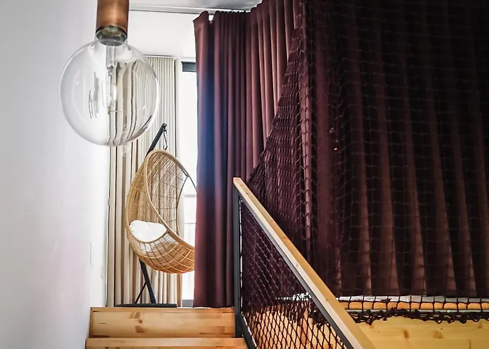 7 Gaia Roaster Apartment *