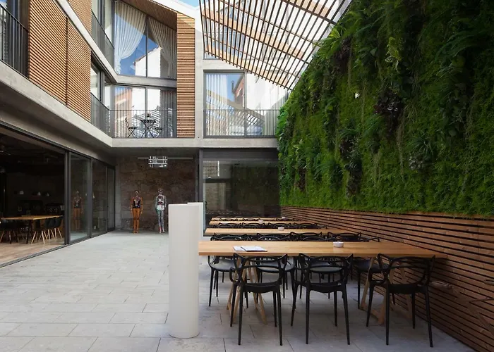 7 Gaia Roaster Apartment *