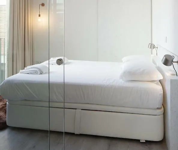 7 Gaia Roaster Apartment *