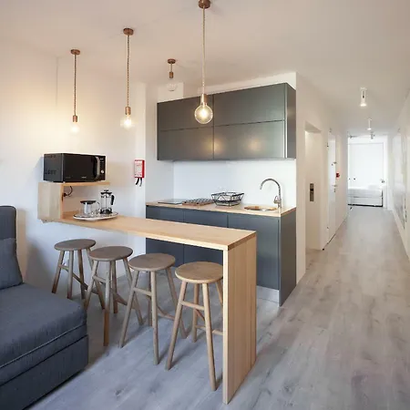 7 Gaia Roaster Apartment *